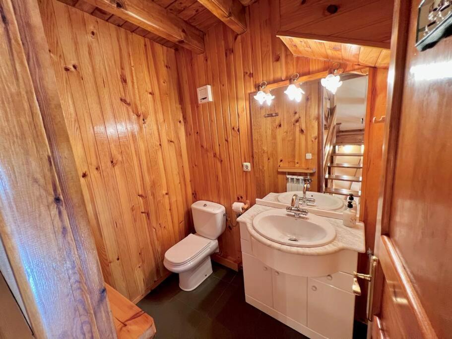 Casa Con Jardin En Garos By Casas Aranesas J Antesヴィラ エクステリア 写真