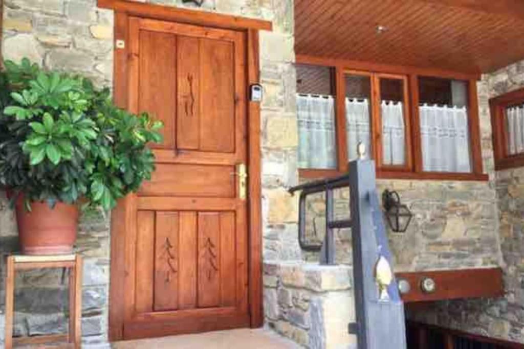 Casa Con Jardin En Garos By Casas Aranesas J Antesヴィラ エクステリア 写真